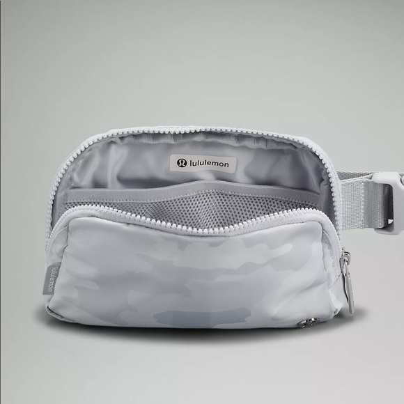 ❤️🧡💛Everywhere belt bag💜💚💙 - Picture 4 of 4